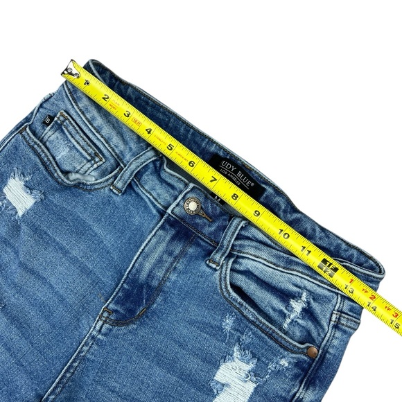 Judy Blue Jean Shorts Women’s Medium Rolled Hem Distressed Blue Denim JB150024 - Picture 8 of 10